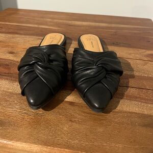 Black Women's Mule slides.
